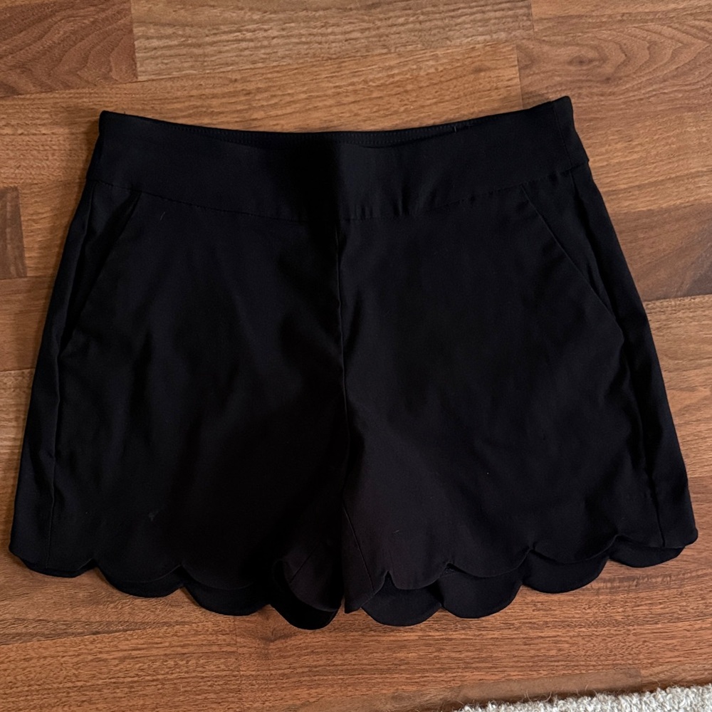 crown & ivy Black Scallop Hem Shorts